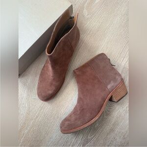 Kork-Ease Tan Suede Ankle Booties 9.5